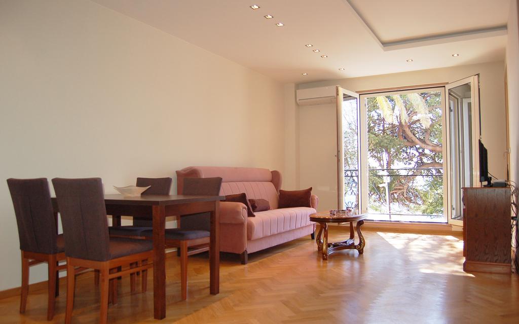 Vasiliki Seaside Apartments Petrovac 외부 사진